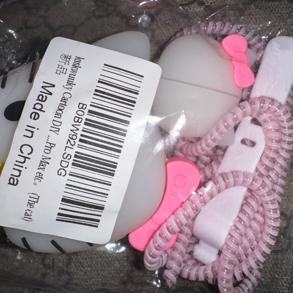 Hello Kitty- Cellphone set -NWT 🤩 - Picture 3 of 4